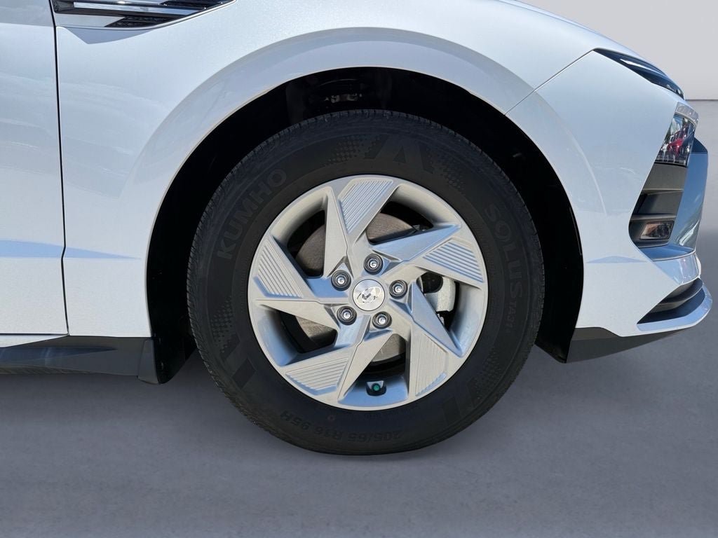 Used 2025 Hyundai Sonata SE FWD image 9