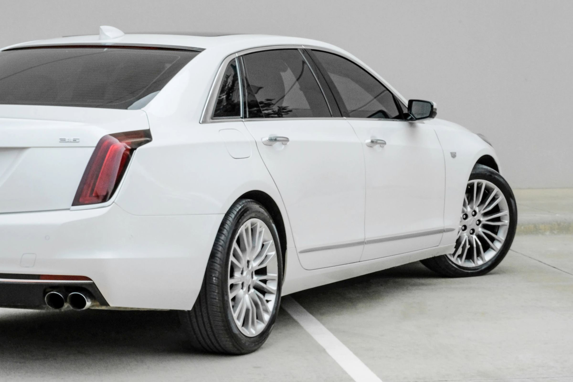 Used 2018 Cadillac CT6 Luxury w/ Active Chassis Package AWD/4WD image 6