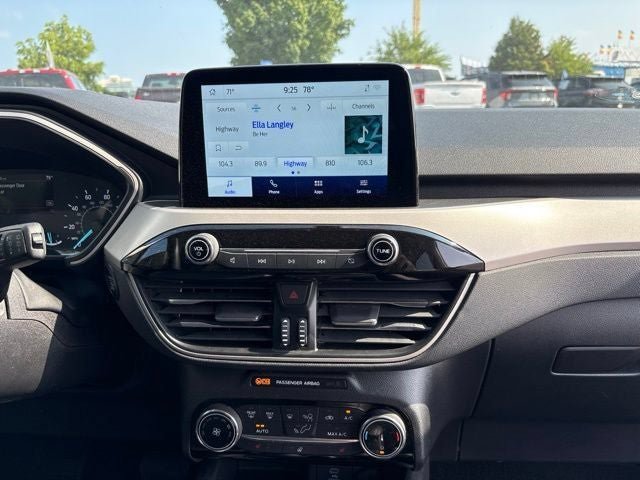 Used 2022 Ford Escape SE w/ Cold Weather Package AWD/4WD image 8