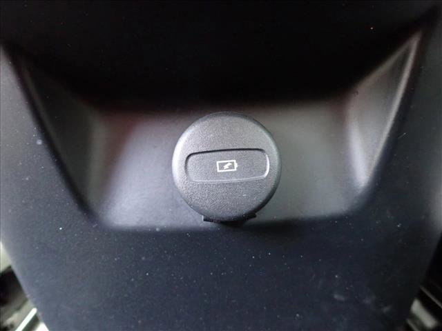 Used 2021 Volvo XC60 T5 Momentum w/ Protection Package Premier image 12