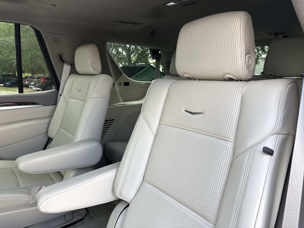 New 2026 Cadillac Escalade Platinum Sport w/ LPO, ONYX Package AWD/4WD image 14