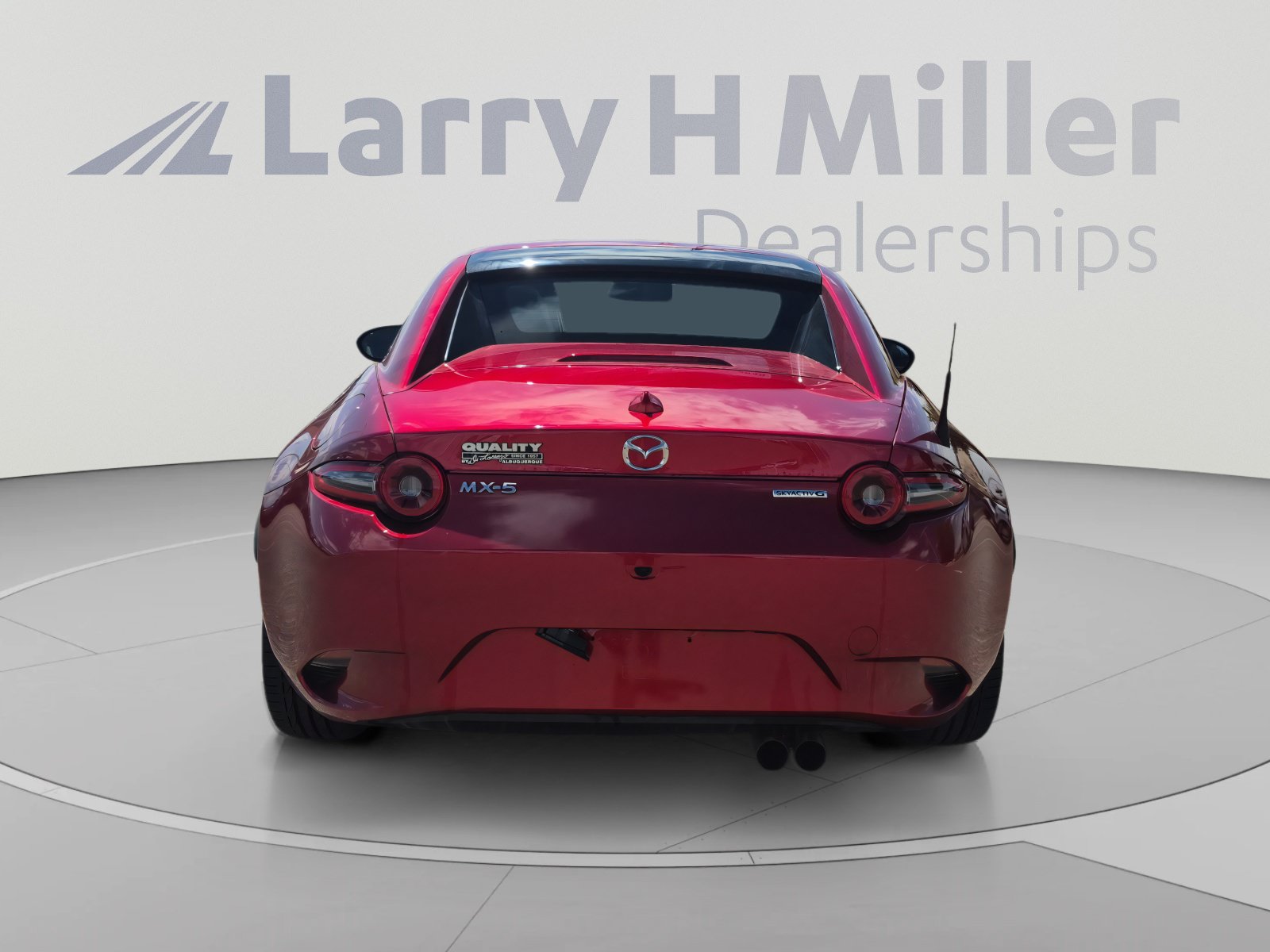 Used 2024 MAZDA MX-5 Miata RF Grand Touring w/ Weather Package RWD image 4