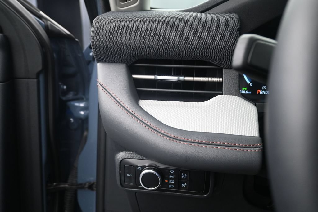 Used 2025 Ford Explorer Active RWD image 20