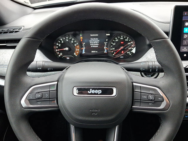 Used 2023 Jeep Compass Latitude image 18