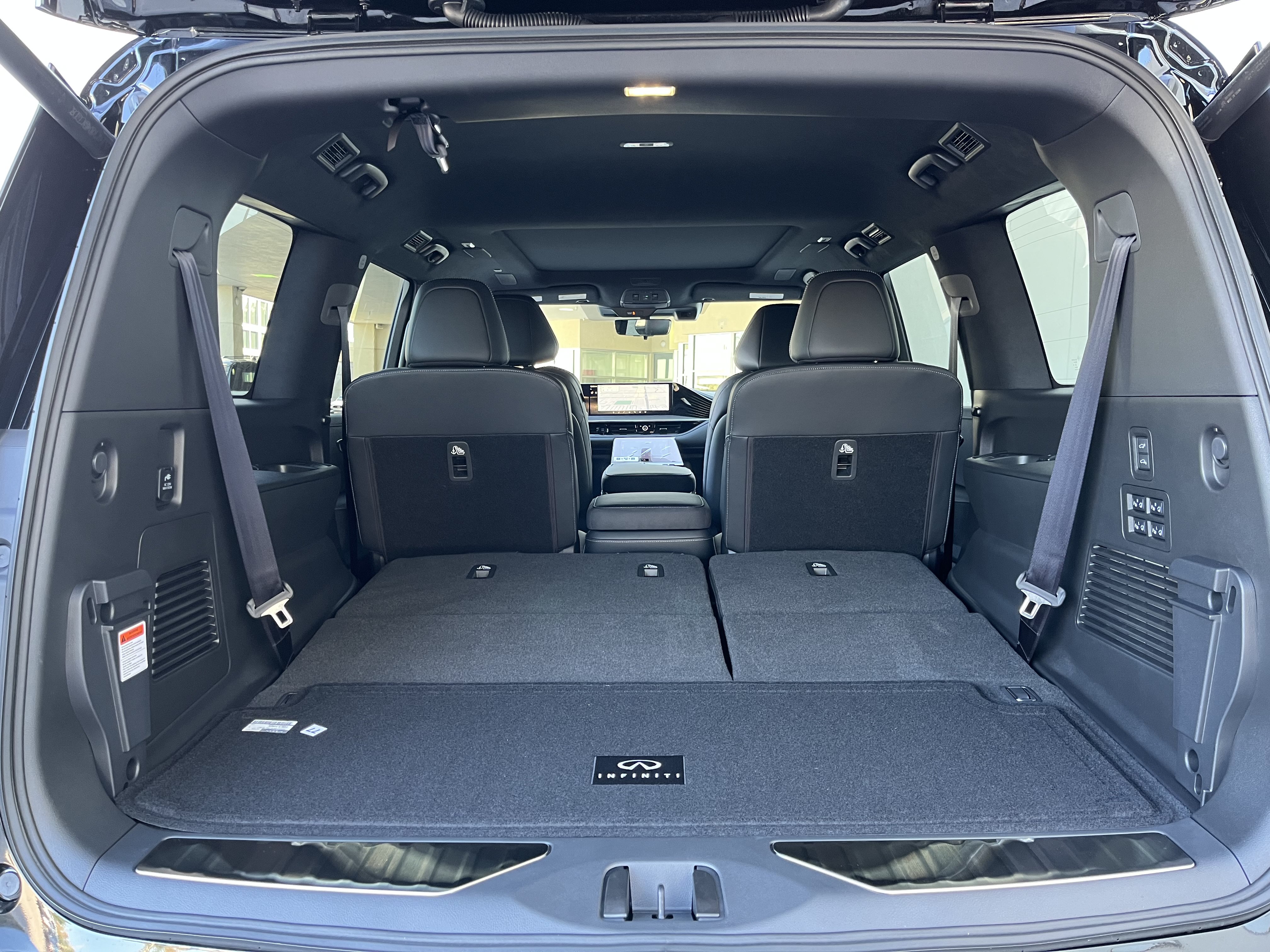 Certified 2026 INFINITI QX80 Autograph w/ Premium Cargo Package AWD/4WD image 20