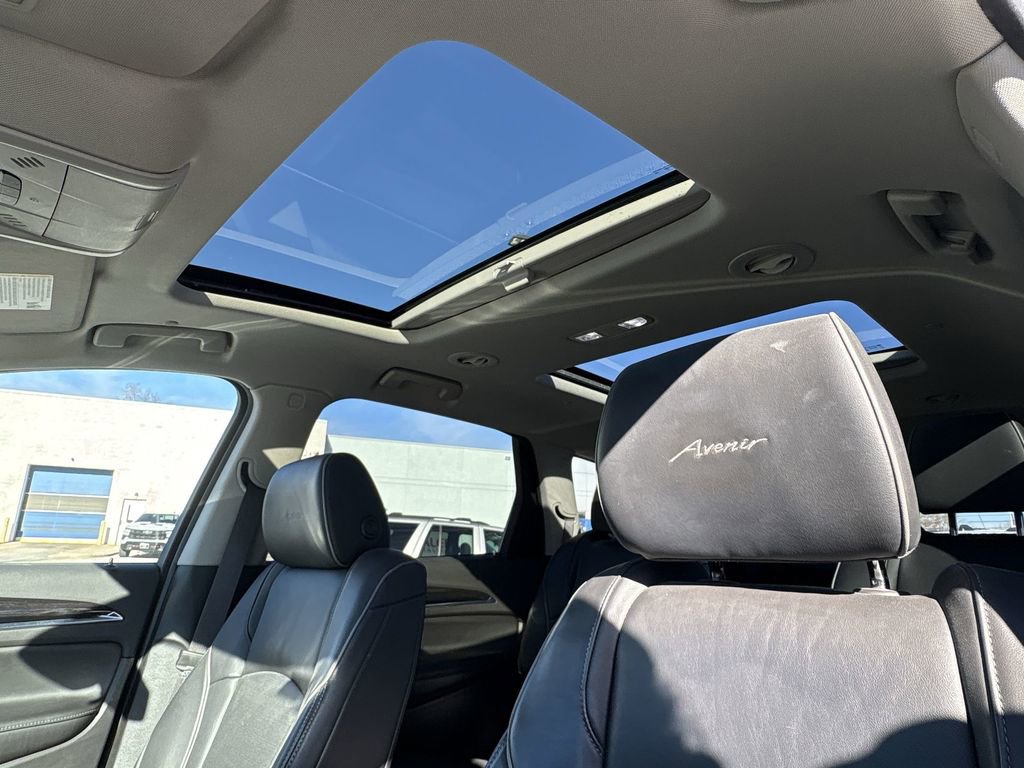 Certified 2019 Buick Enclave Avenir w/ Avenir Technology Package image 22