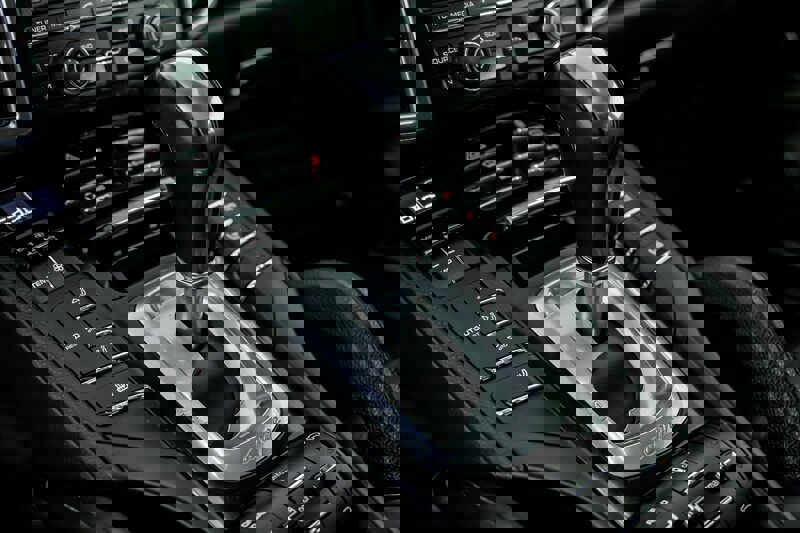 Used 2014 Porsche Cayenne Platinum Edition image 34