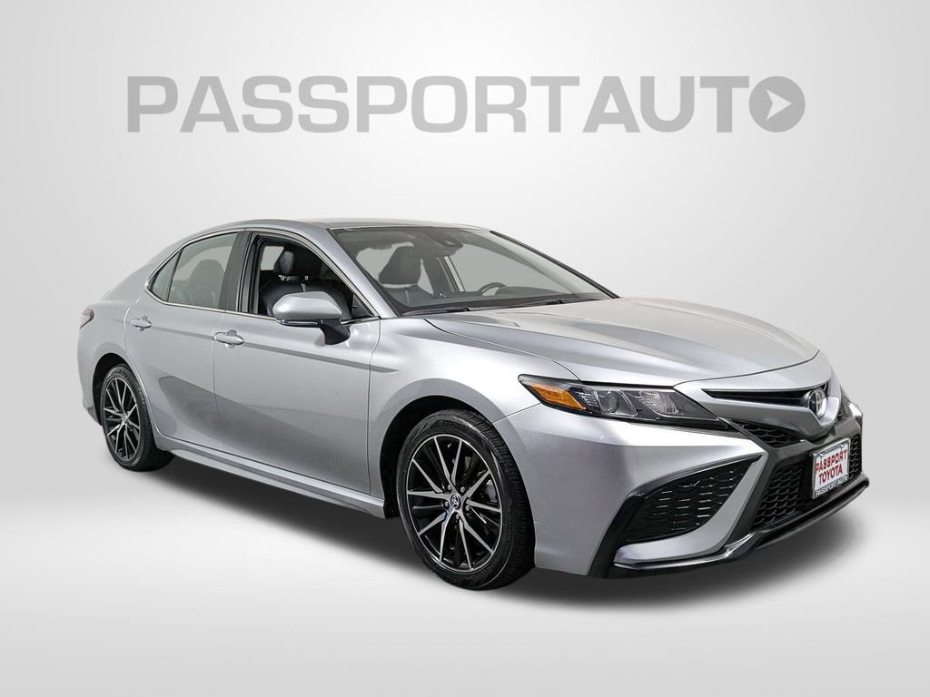 Used 2023 Toyota Camry SE image 10