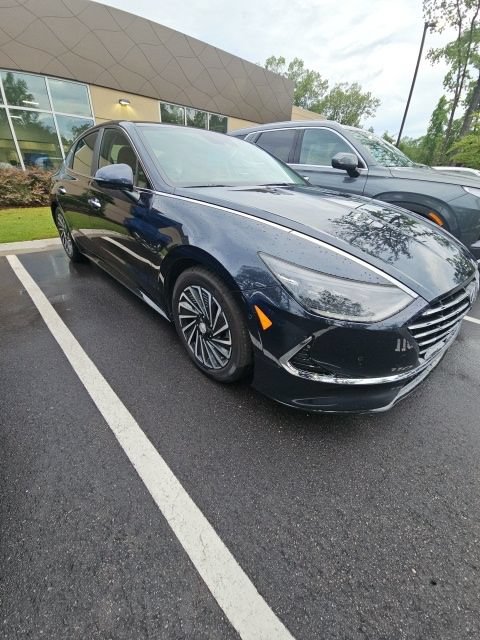 Used 2022 Hyundai Sonata Limited FWD image 1