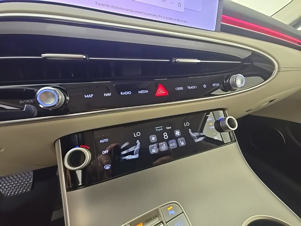 New 2027 Genesis GV70 2.5T Select AWD/4WD image 21
