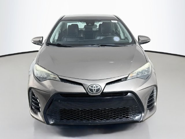 Used 2018 Toyota Corolla SE FWD image 2