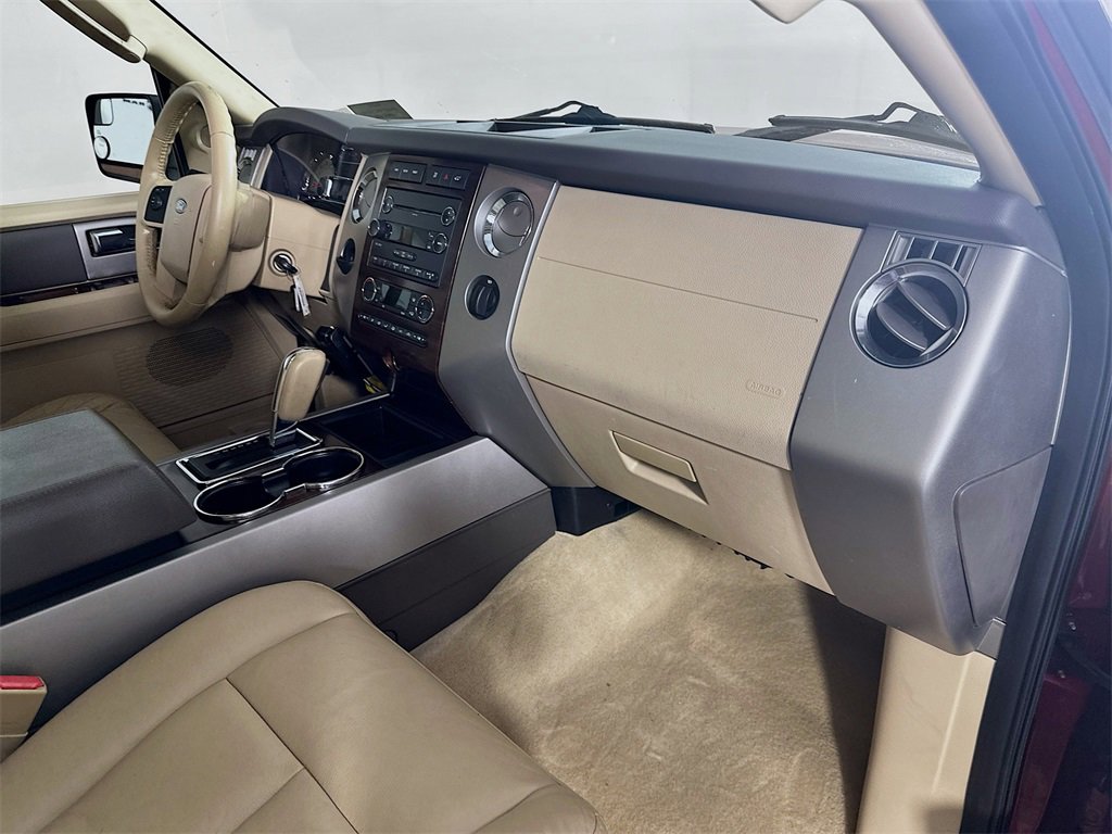 Used 2013 Ford Expedition XLT image 29
