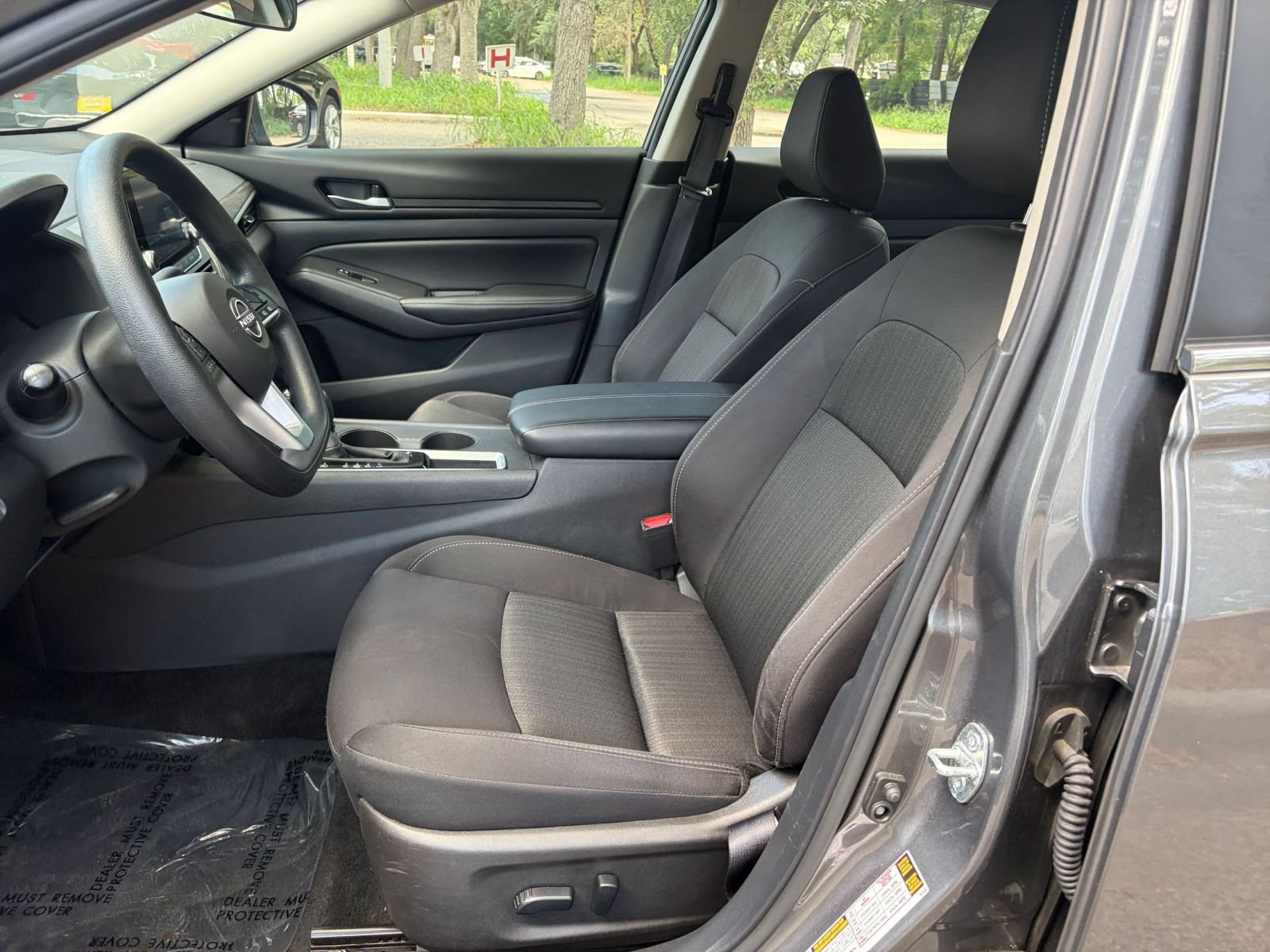 Used 2025 Nissan Altima 2.5 SV FWD image 22