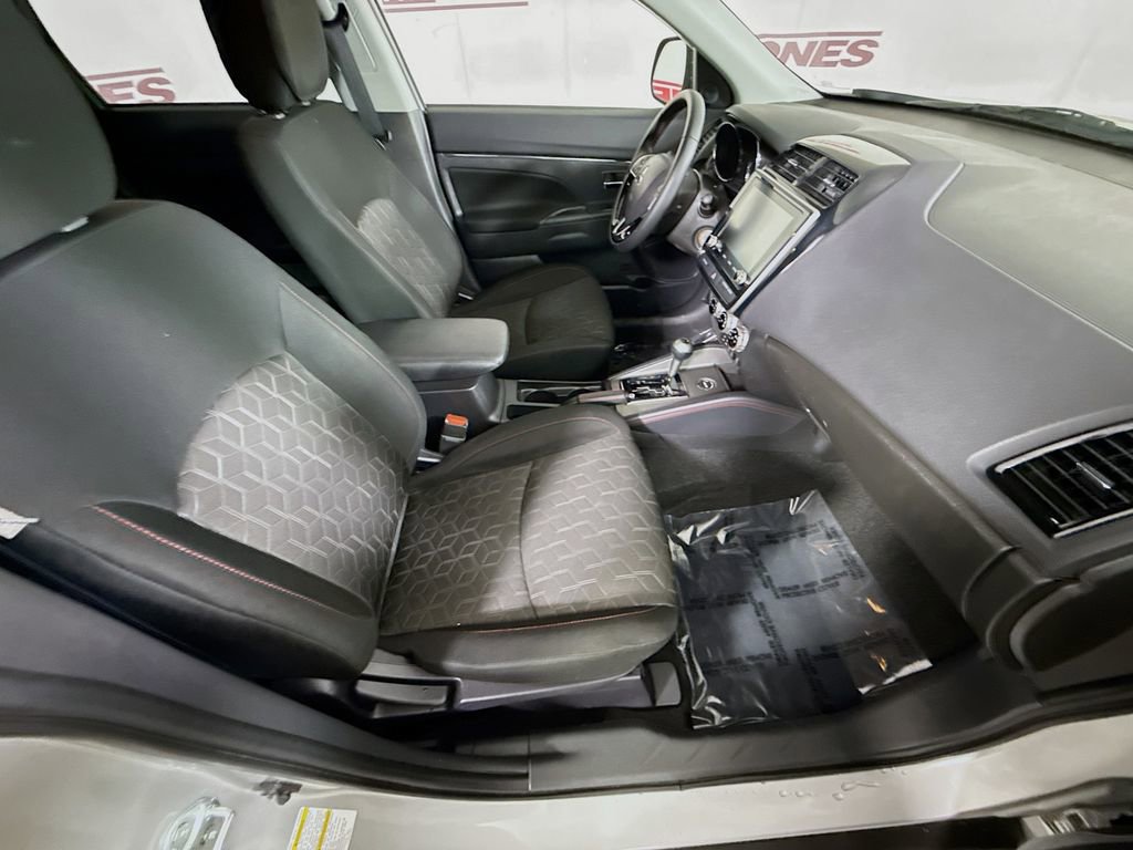 Used 2025 Mitsubishi Outlander Sport LE image 28