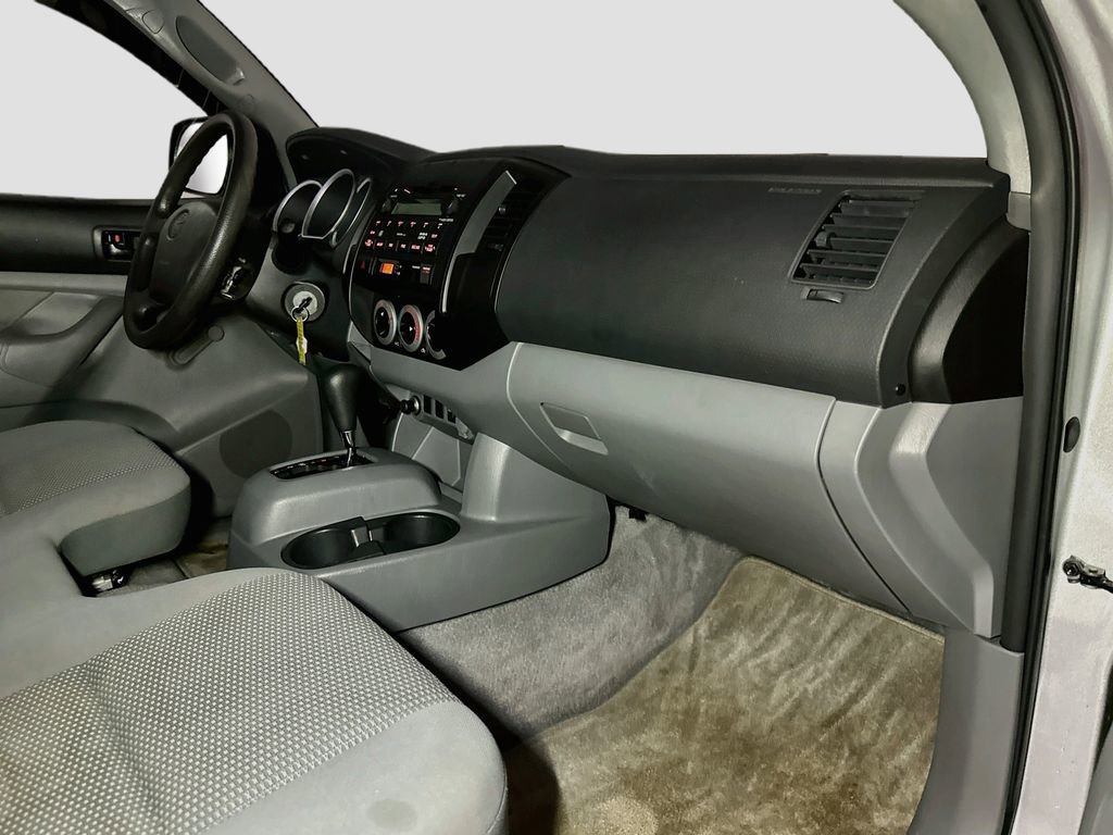 Used 2010 Toyota Tacoma 2WD Regular Cab image 30