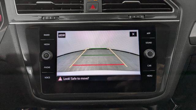 Used 2022 Volkswagen Tiguan SE R-Line FWD image 33