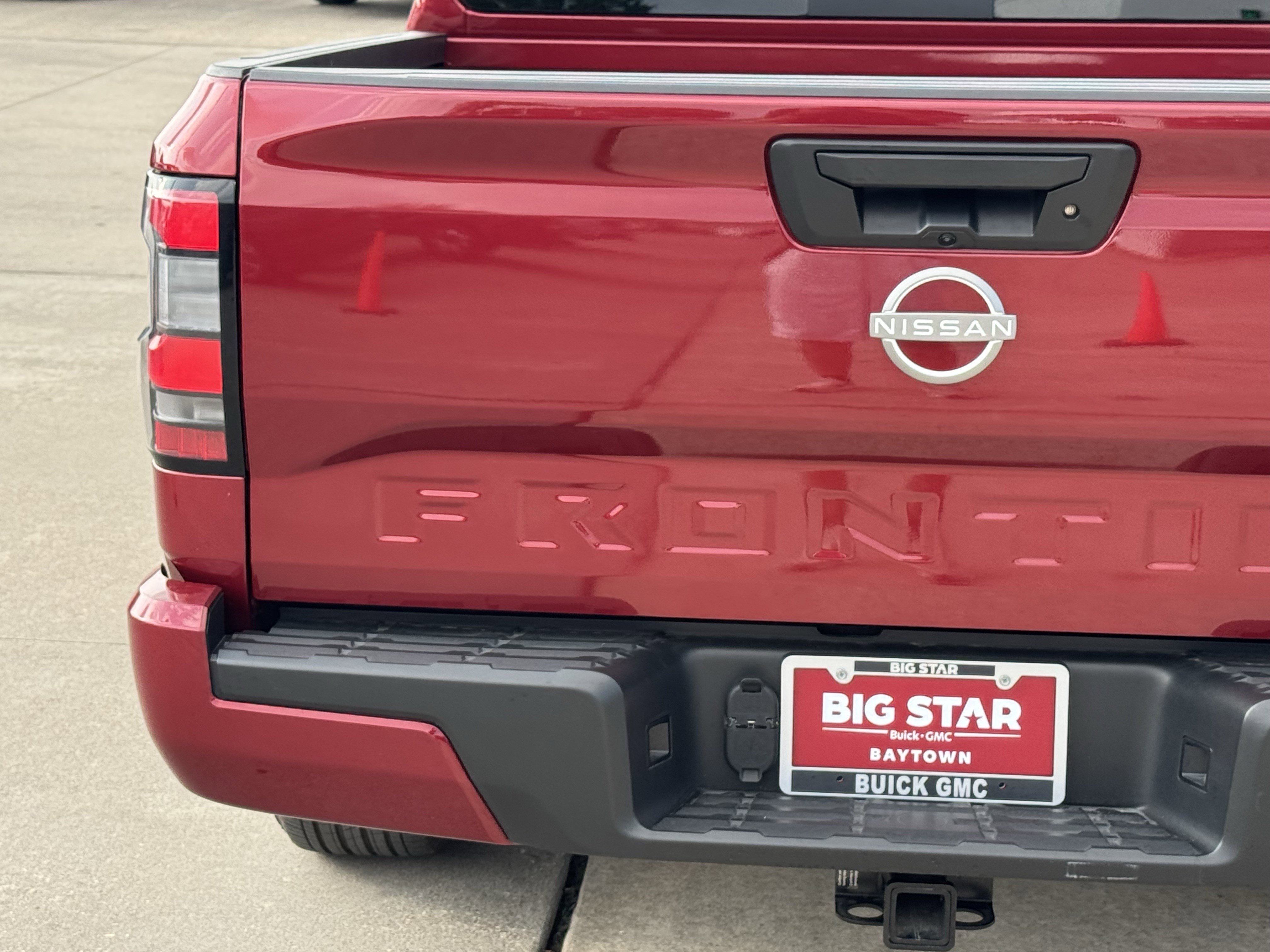 Used 2024 Nissan Frontier SL RWD image 11