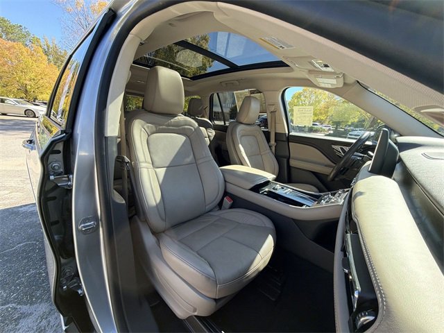 Used 2023 Lincoln Aviator Grand Touring image 27
