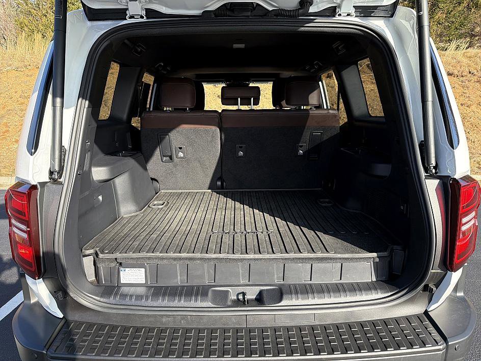 Certified 2024 Toyota Land Cruiser Base image 22