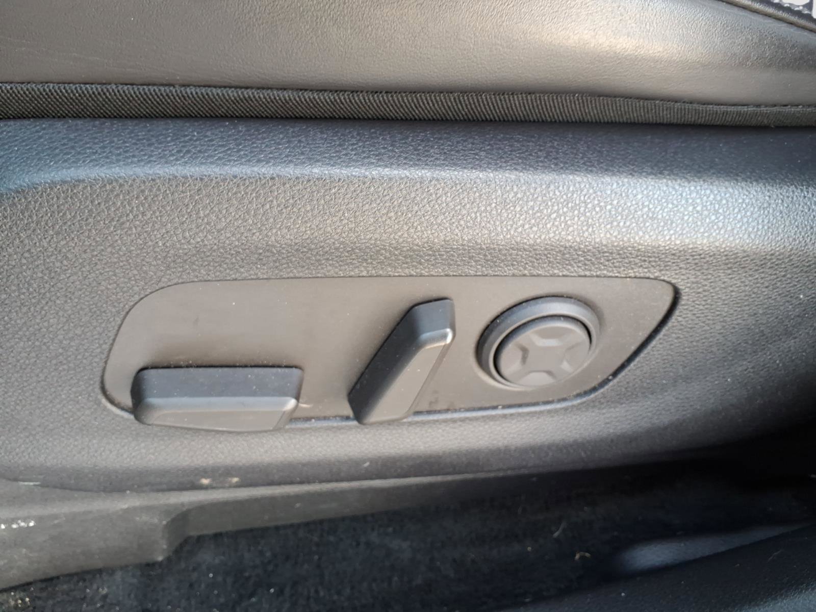 Used 2025 Kia Carnival SX image 20