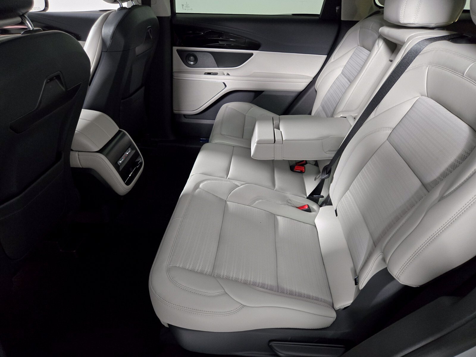 New 2026 Lincoln Nautilus Reserve w/ Jet Appearance Package AWD/4WD image 14