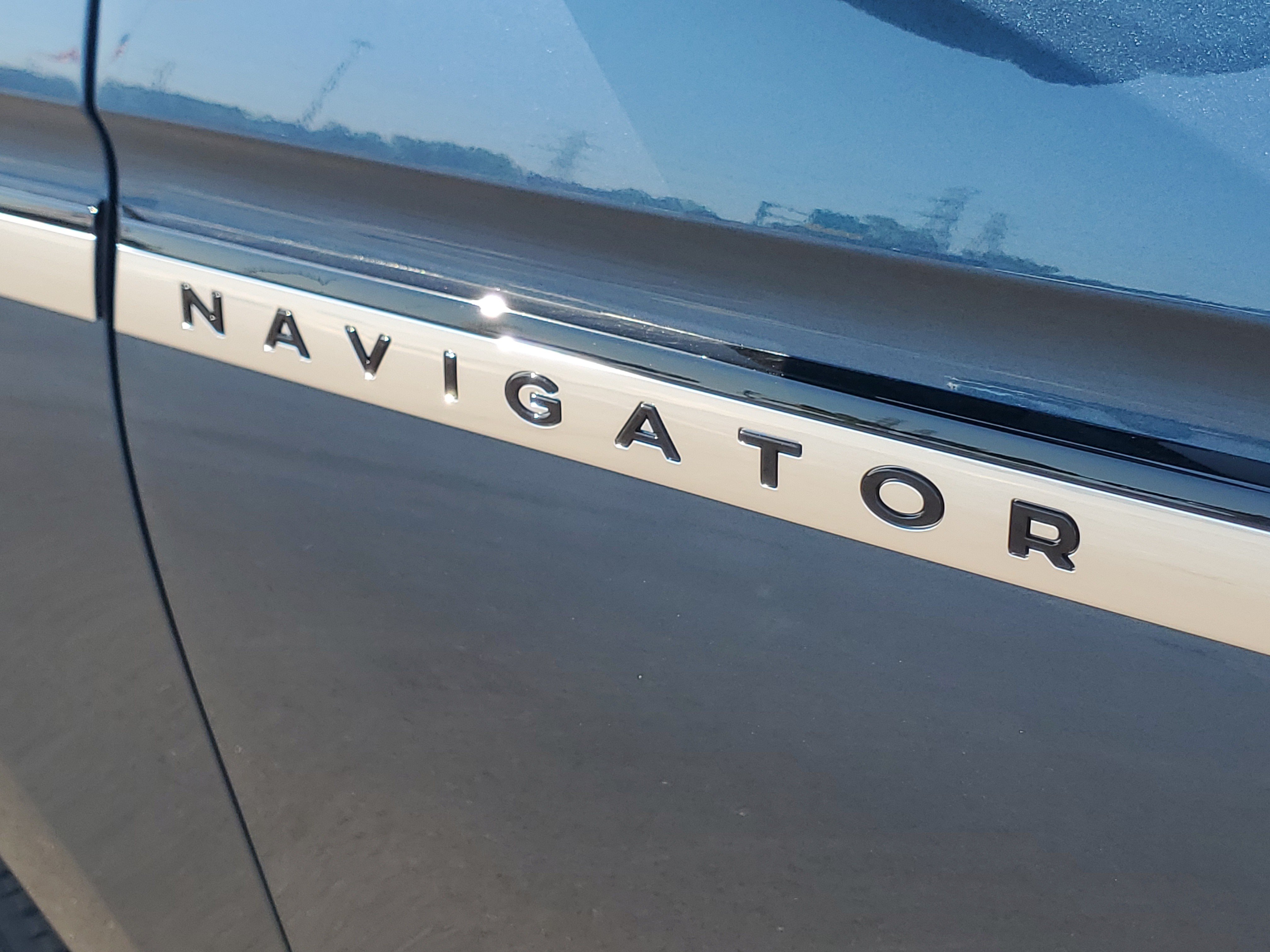 New 2027 Lincoln Navigator Reserve AWD/4WD image 7