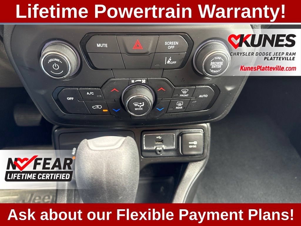 Used 2023 Jeep Renegade Latitude AWD/4WD image 25