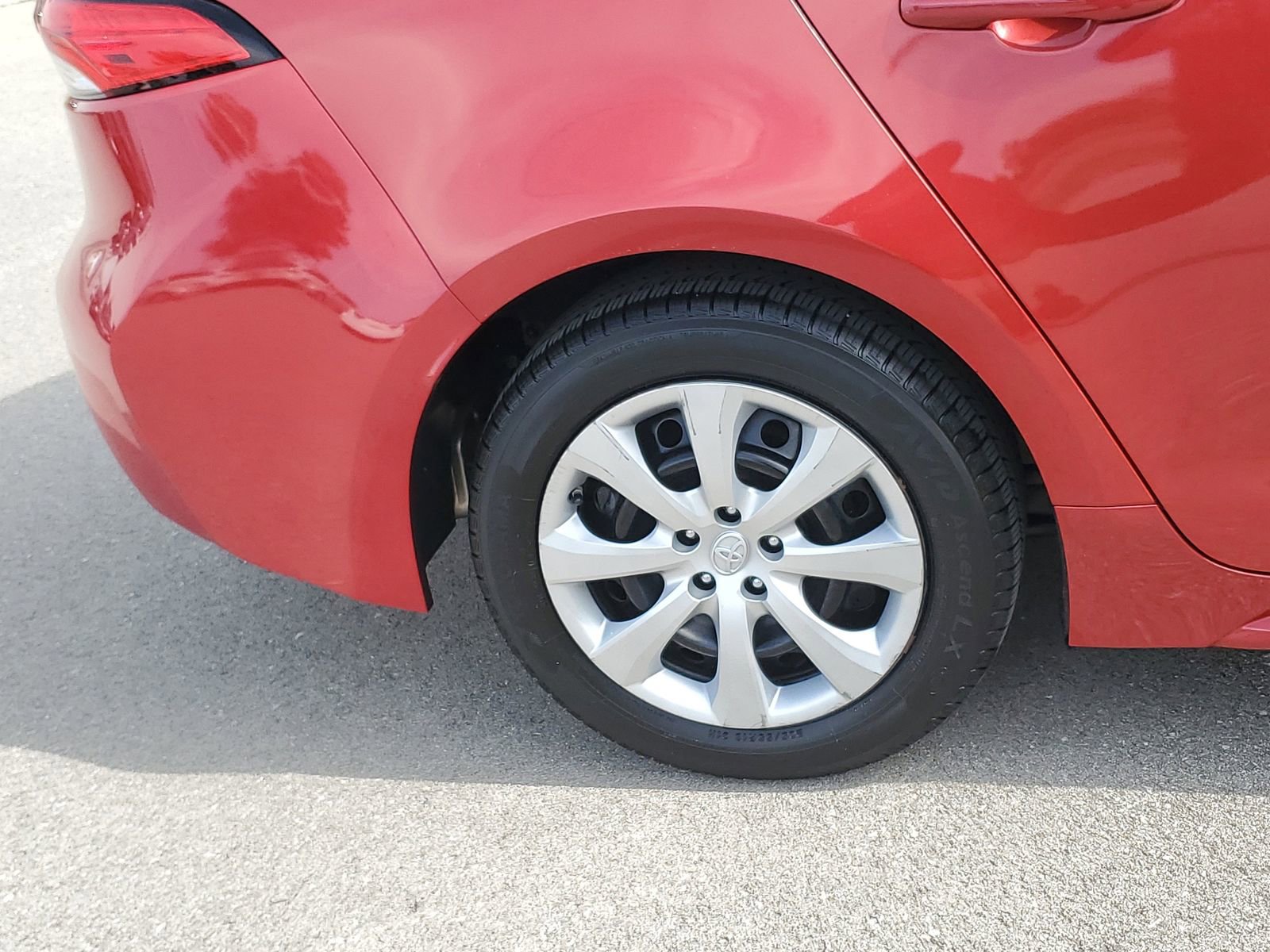 Certified 2021 Toyota Corolla LE FWD image 5
