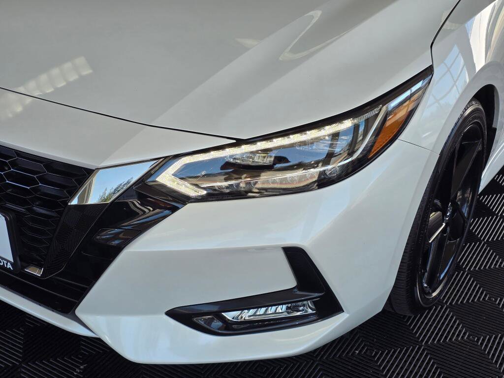Used 2023 Nissan Sentra SR w/ SR Premium Package image 10