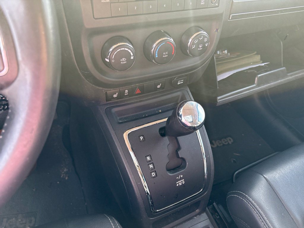 Used 2015 Jeep Patriot High Altitude AWD/4WD image 19