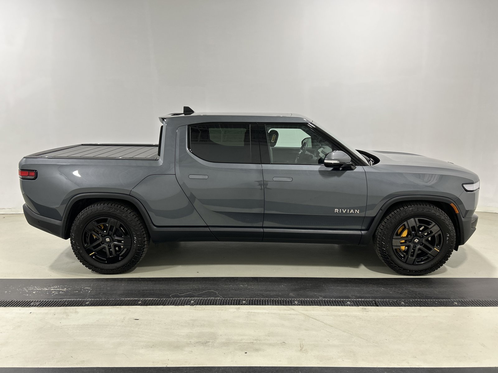 Used 2024 Rivian R1T Adventure AWD/4WD image 6