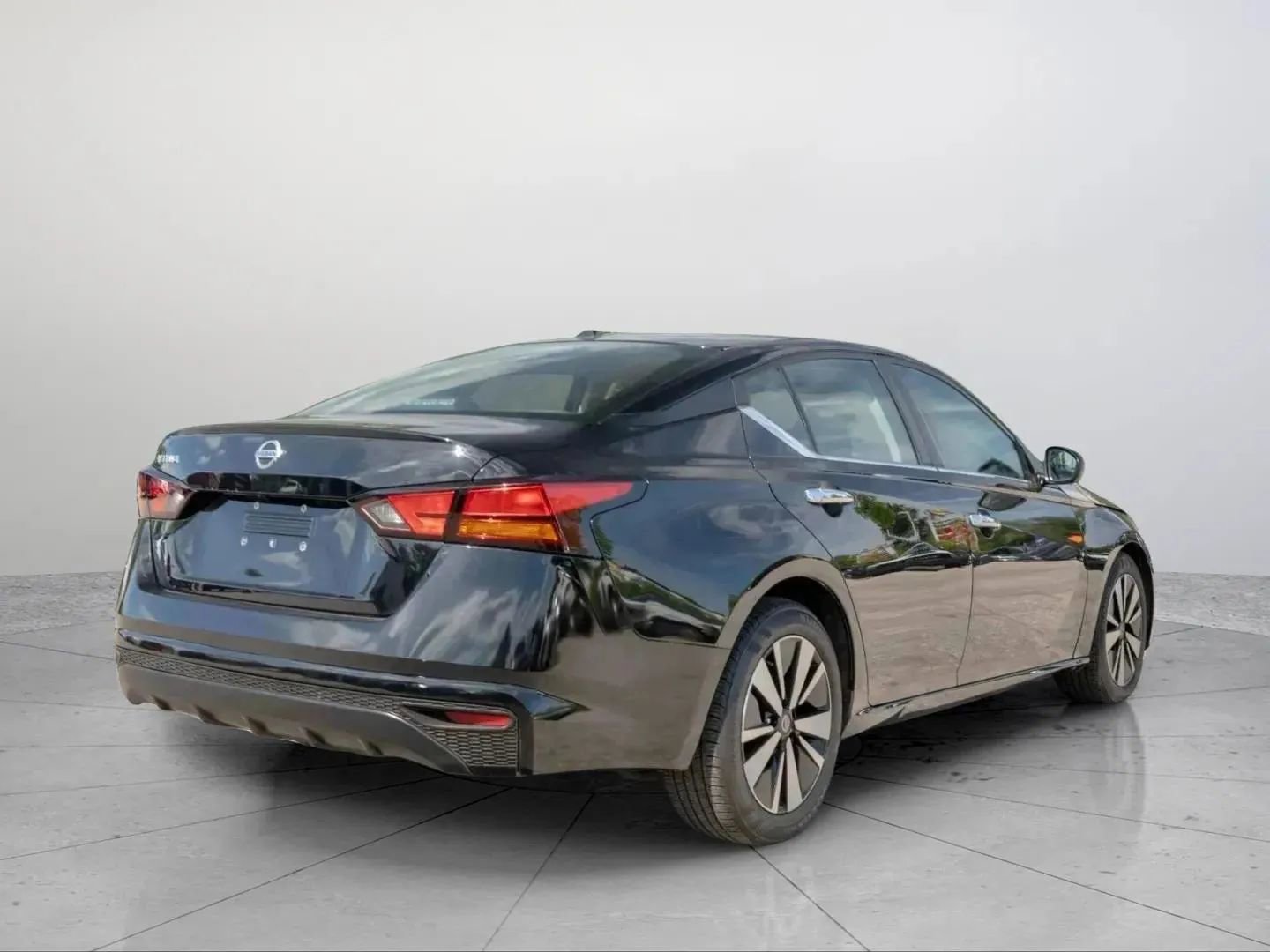Used 2020 Nissan Altima 2.5 S image 3