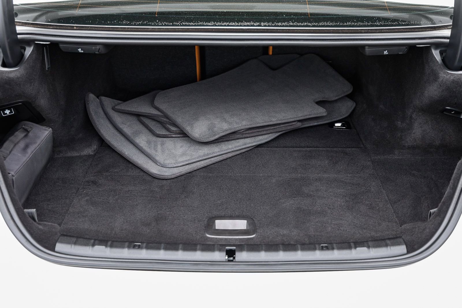 Used 2021 BMW 530e w/ Parking Assistance Package image 25