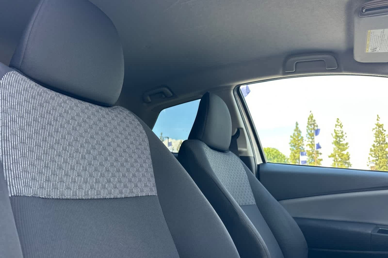 Used 2015 Toyota Yaris L image 17