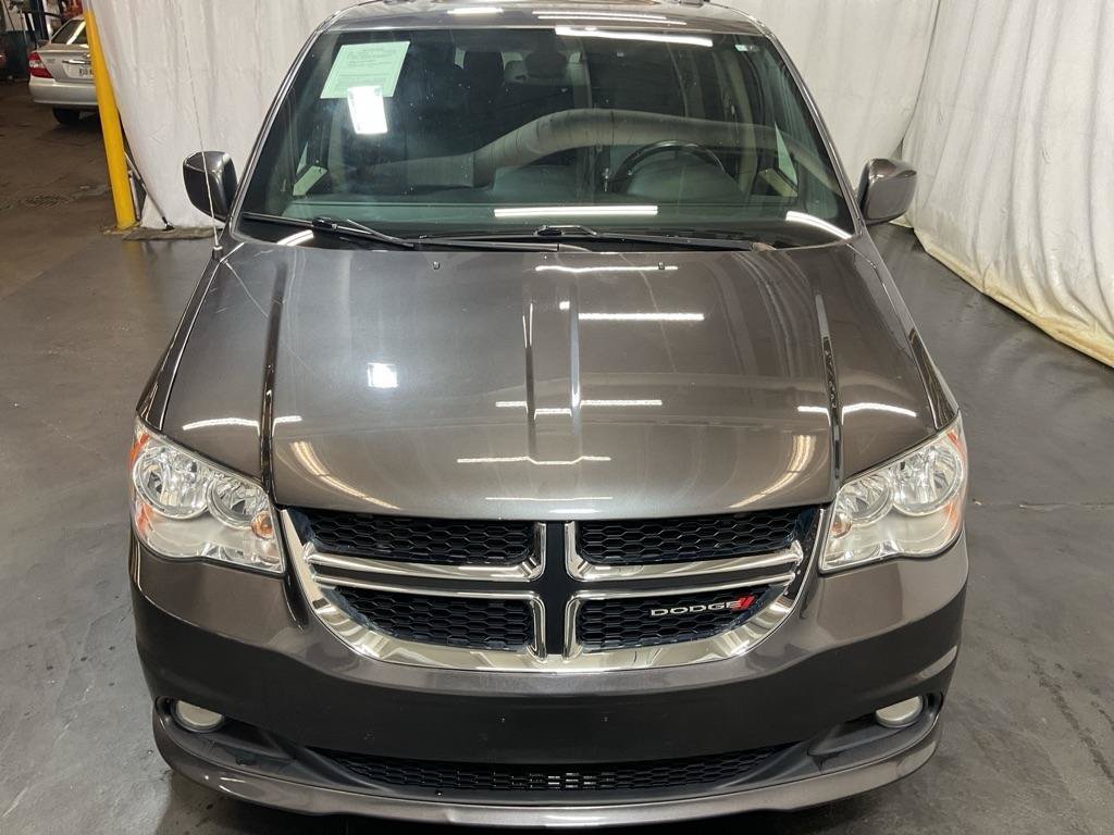 Used 2019 Dodge Grand Caravan SXT FWD image 3