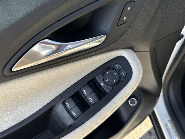 Used 2022 Buick Encore GX Select image 27
