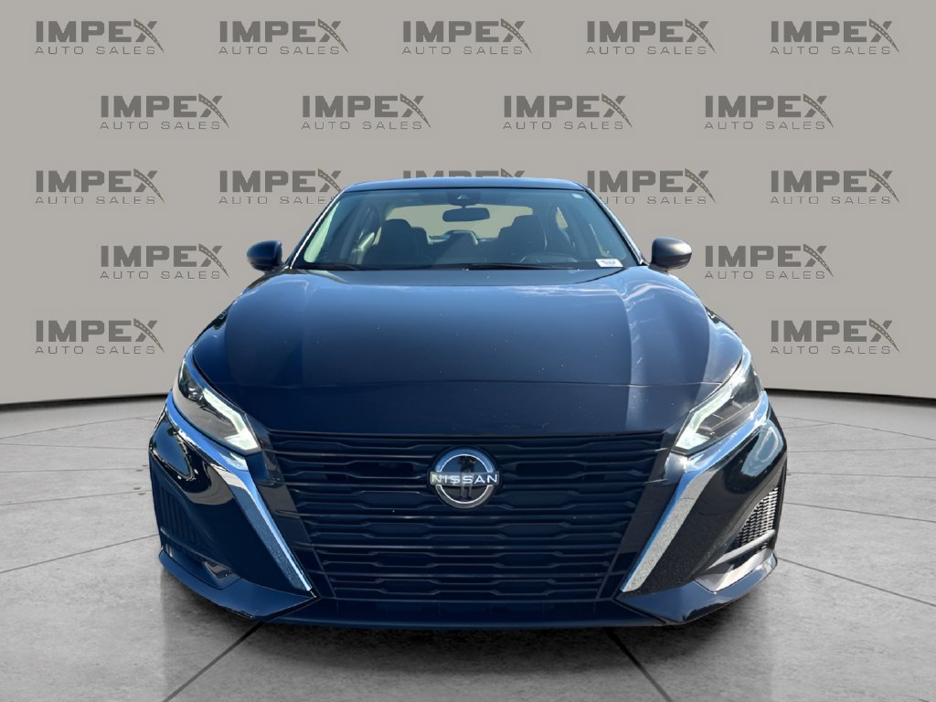 Used 2025 Nissan Altima 2.5 SV FWD image 8