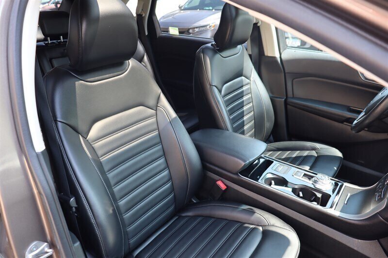 Used 2019 Ford Edge SEL w/ Equipment Group 201A AWD/4WD image 19