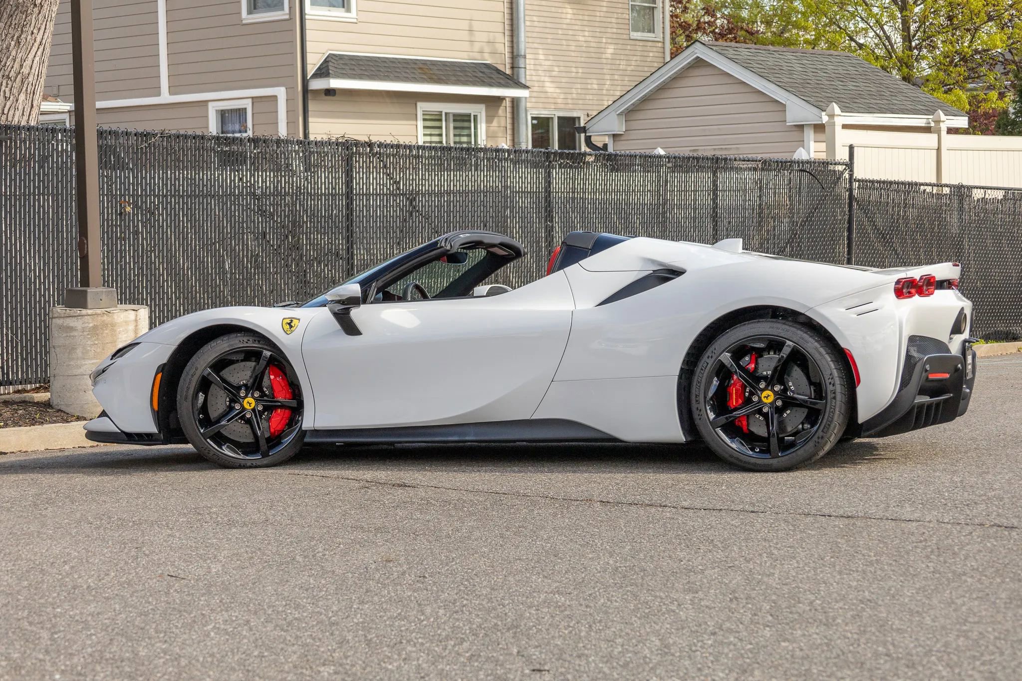 Used 2025 Ferrari SF90 Spider image 46
