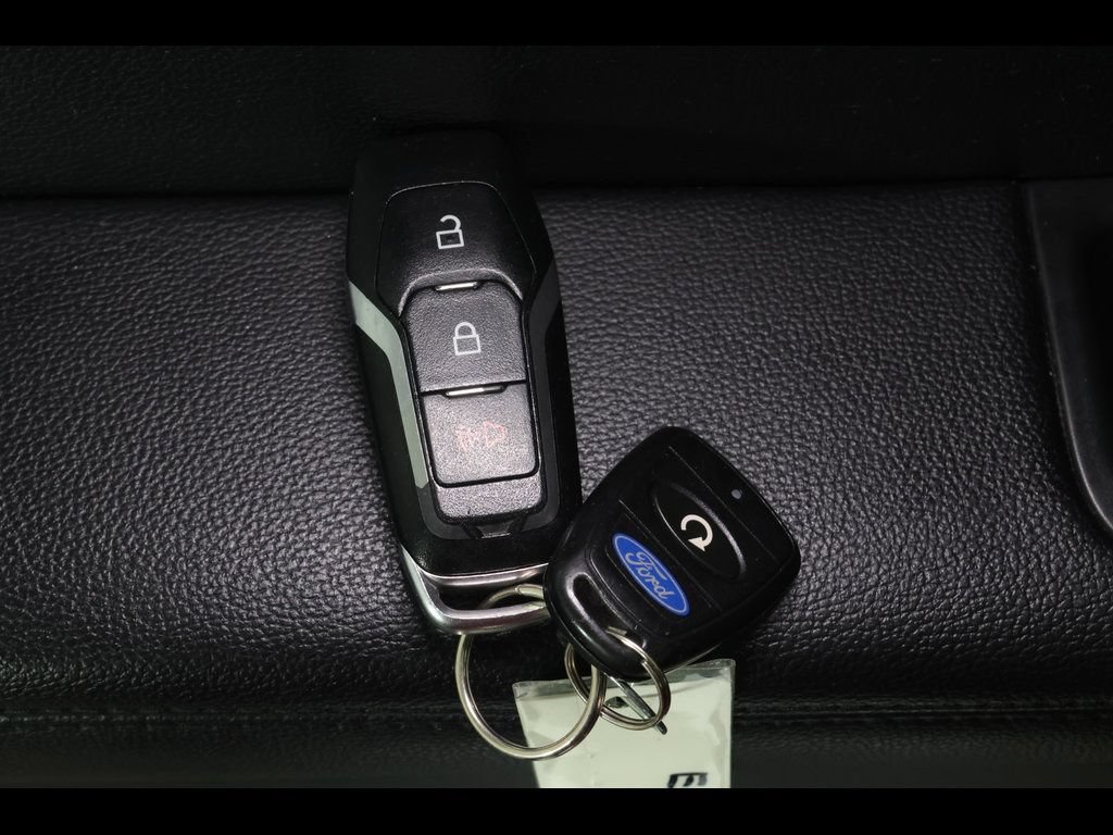 Used 2016 Ford Explorer XLT FWD image 10