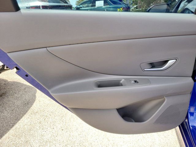 Certified 2023 Hyundai Elantra SEL FWD image 9
