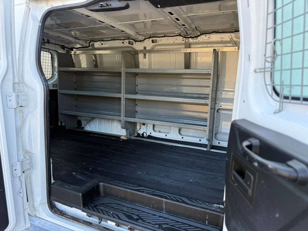 Used 2015 Ford Transit 250 250 3dr SWB Low Roof Cargo Van w/ Exterior Upgrade Package image 13