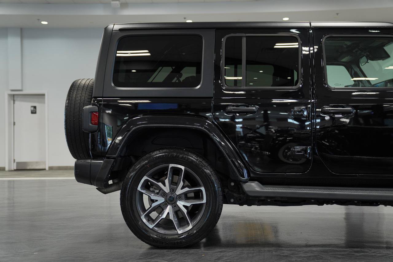 Used 2024 Jeep Wrangler Unlimited w/ Convenience Group AWD/4WD image 11