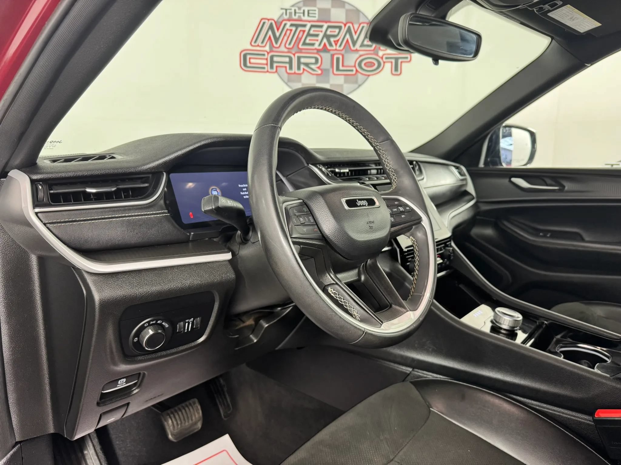 Used 2023 Jeep Grand Cherokee L Laredo AWD/4WD image 10