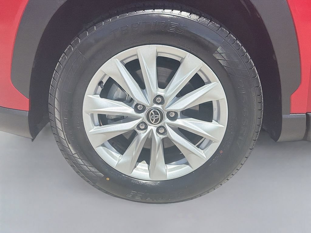 Used 2023 Toyota Corolla Cross LE FWD image 37