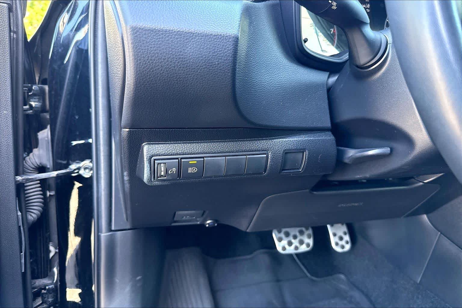Certified 2024 Toyota Corolla SE w/ SE Premium Package FWD image 33