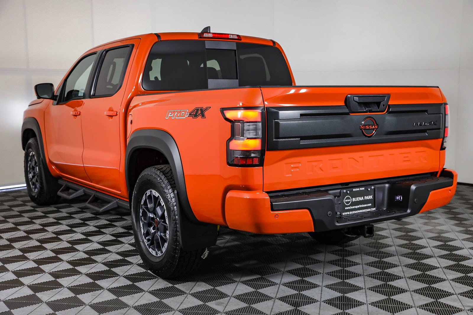 New 2025 Nissan Frontier PRO-4X w/ Pro Convenience Package image 13