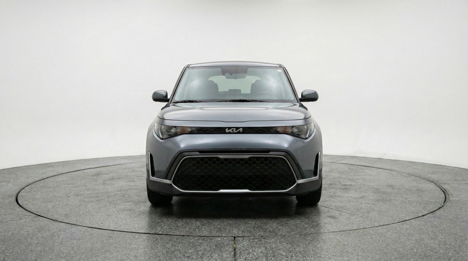 Used 2025 Kia Soul LX w/ LX Technology Package image 2