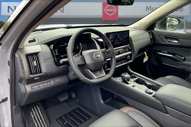 New 2026 Nissan Pathfinder Platinum AWD/4WD image 6