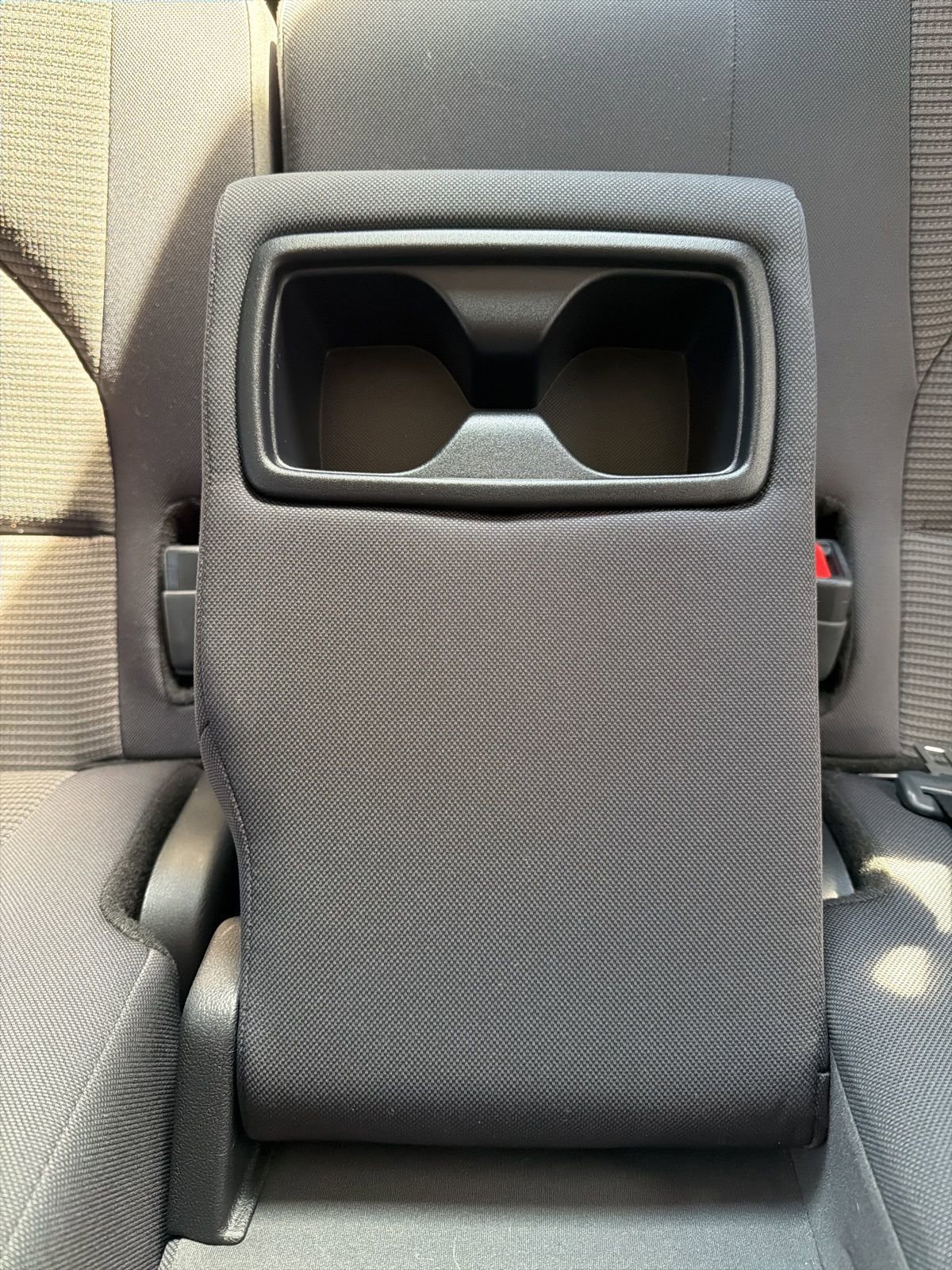 Used 2024 Toyota Highlander LE image 98